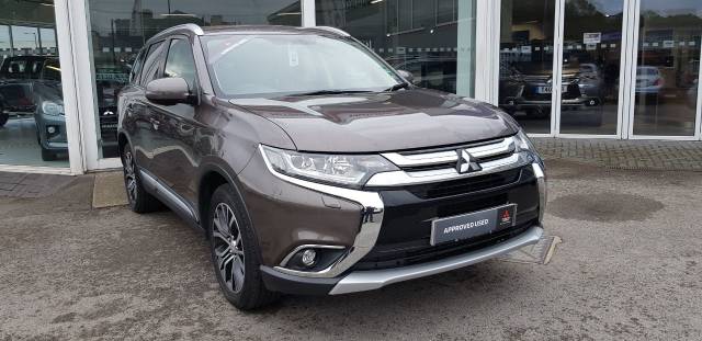 Mitsubishi Outlander 2.2 DI-D 4 5dr Auto Estate Diesel Brown