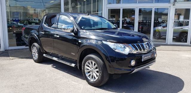 Mitsubishi L200 2.4 Double Cab DI-D 178 Titan 4WD Pick Up Diesel Black