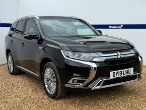 MITSUBISHI OUTLANDER 2019 (19) at Mitsubishi UVL Selby