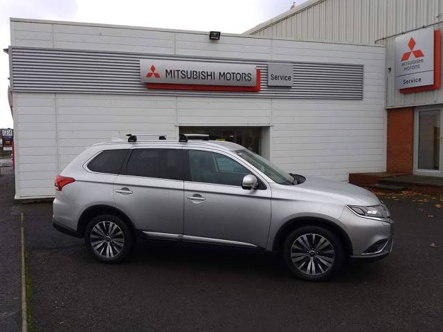 Mitsubishi Outlander 2.0 Exceed 5dr CVT Estate Petrol SILVER