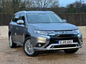 MITSUBISHI OUTLANDER 2019 (19) at Mitsubishi UVL Selby