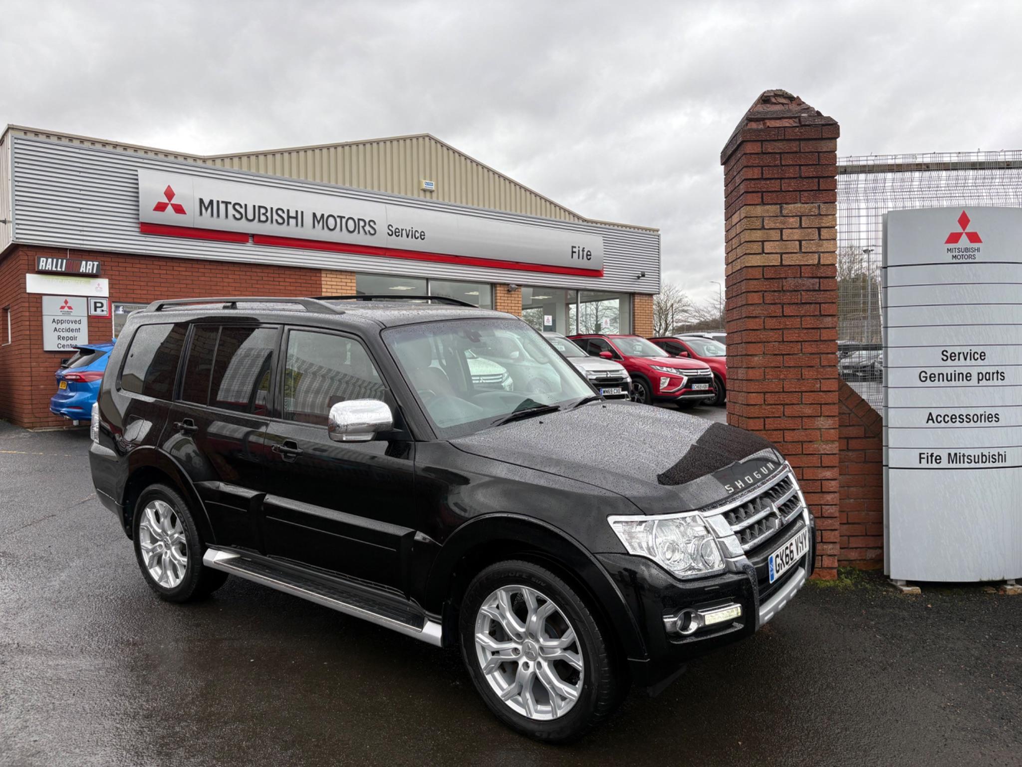 2016 Mitsubishi Shogun