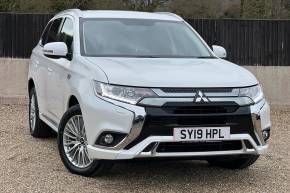 MITSUBISHI OUTLANDER 2019 (19) at Mitsubishi UVL Selby