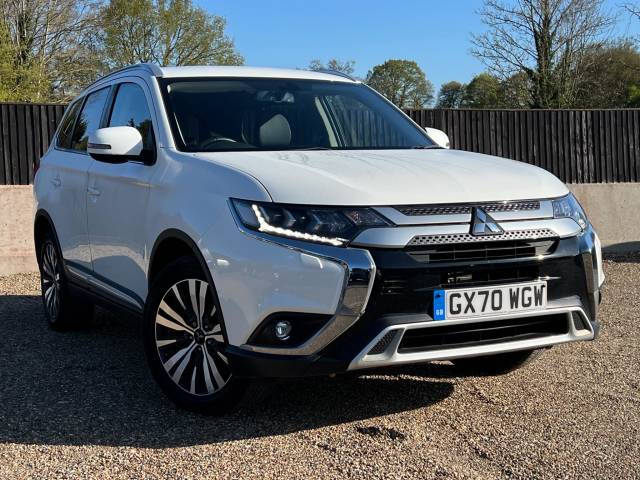 Mitsubishi Outlander 2.0 Exceed 5dr CVT Estate Petrol WHITE