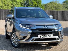 MITSUBISHI OUTLANDER 2019 (19) at Mitsubishi UVL Selby