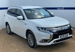 MITSUBISHI OUTLANDER 2019 (19) at Mitsubishi UVL Selby