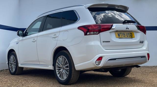 2019 Mitsubishi Outlander 2.4h TwinMotor 13.8kWh 4h CVT 4WD Euro 6 (s/s) 5dr