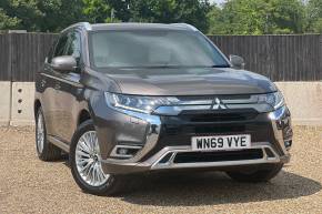 MITSUBISHI OUTLANDER 2019 (69) at Mitsubishi UVL Selby