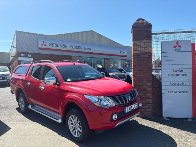 Mitsubishi L200 2.4 Double Cab DI-D 178 Barbarian 4WD Auto Pick Up Diesel RED