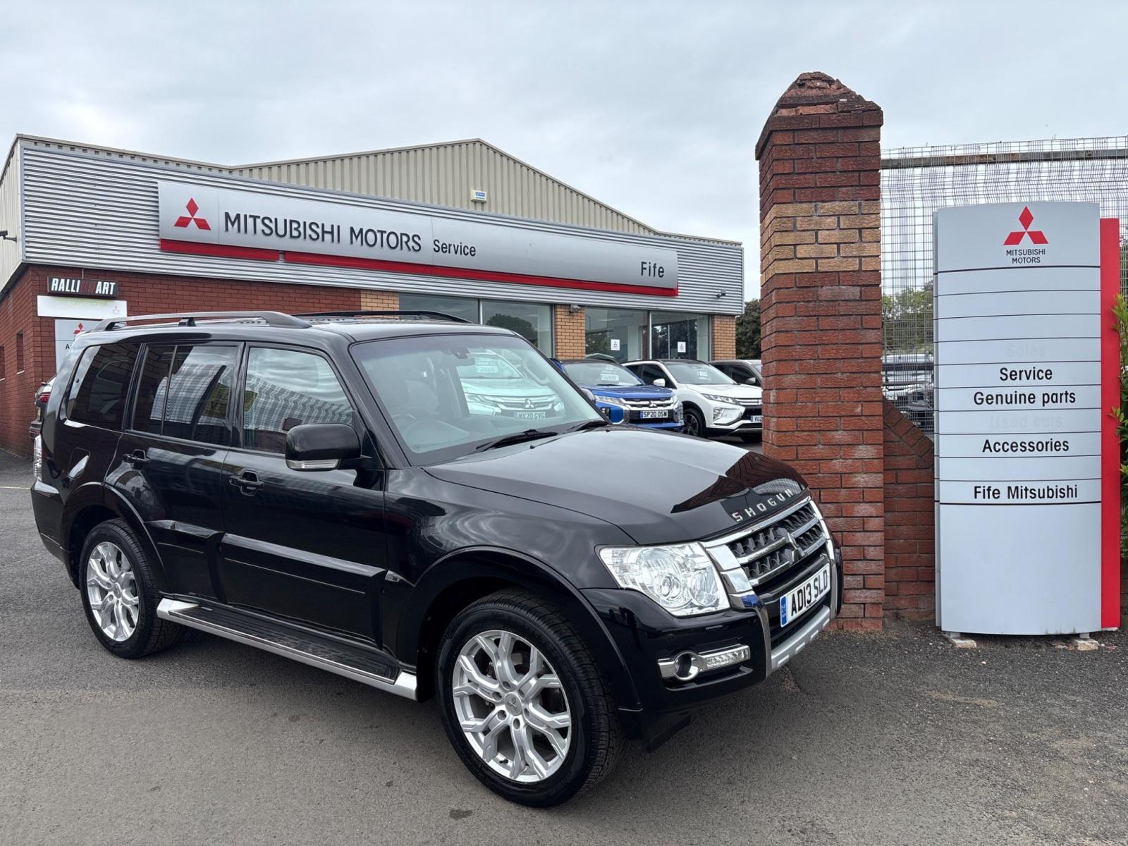 2017 Mitsubishi Shogun