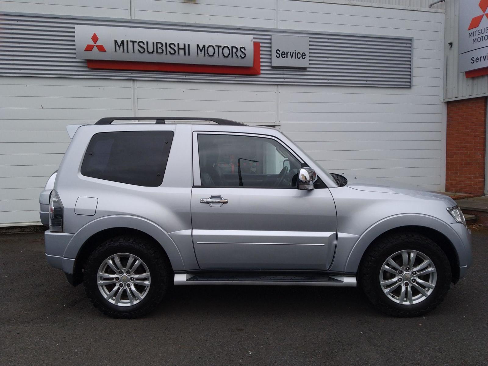 2014 Mitsubishi Shogun