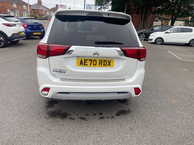 2020 Mitsubishi Outlander 2.4h TwinMotor 13.8kWh Dynamic SUV 5dr Petrol Plug-in Hybrid CVT 4WD Euro 6 (s/s) (224 ps)