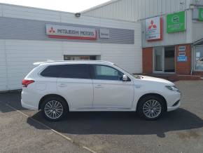 MITSUBISHI OUTLANDER 2019 (19) at Mitsubishi UVL Selby