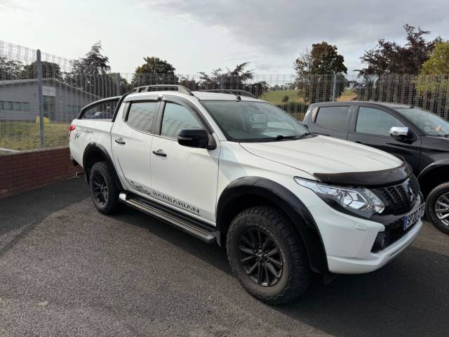 2020 Mitsubishi L200 2.4 Double Cab DI-D 181 Barbarian Black 4WD