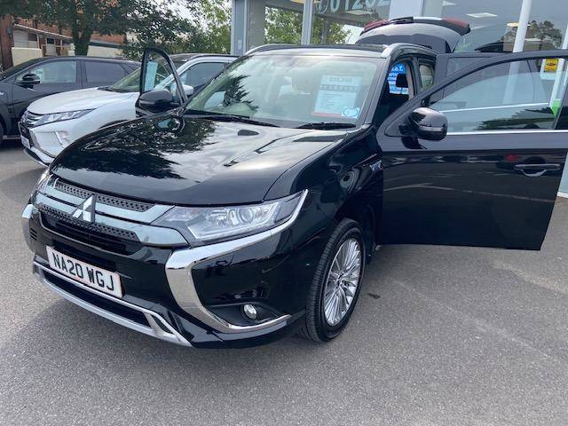 2020 Mitsubishi Outlander 2.4h TwinMotor 13.8kWh Design SUV 5dr Petrol Plug-in Hybrid CVT 4WD Euro 6 (s/s) (224 ps)