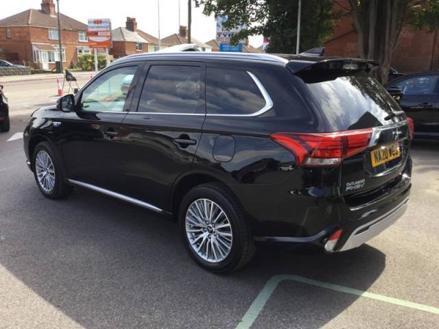 2020 Mitsubishi Outlander 2.4h TwinMotor 13.8kWh Design SUV 5dr Petrol Plug-in Hybrid CVT 4WD Euro 6 (s/s) (224 ps)