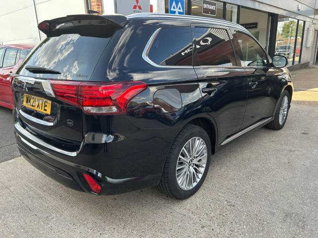 2021 Mitsubishi Outlander 2.4h TwinMotor 13.8kWh Dynamic CVT 4WD Euro 6 (s/s) 5dr