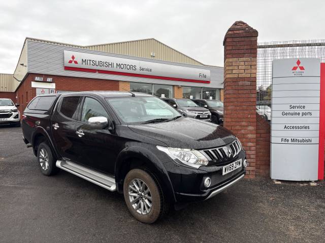 Mitsubishi L200 2.4 Double Cab DI-D 178 Barbarian 4WD Pick Up Diesel BLACK