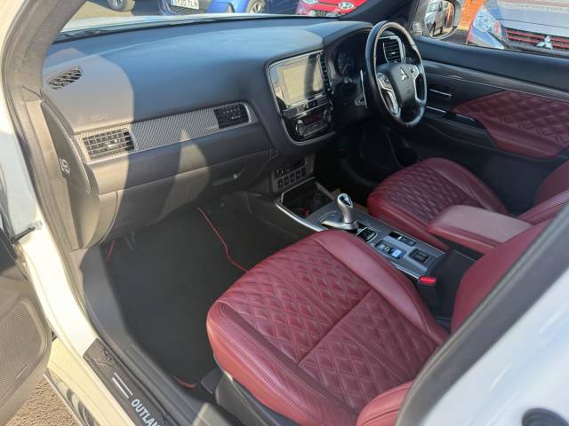 2019 Mitsubishi Outlander 2.4h TwinMotor 13.8kWh 5h CVT 4WD Euro 6 (s/s) 5dr