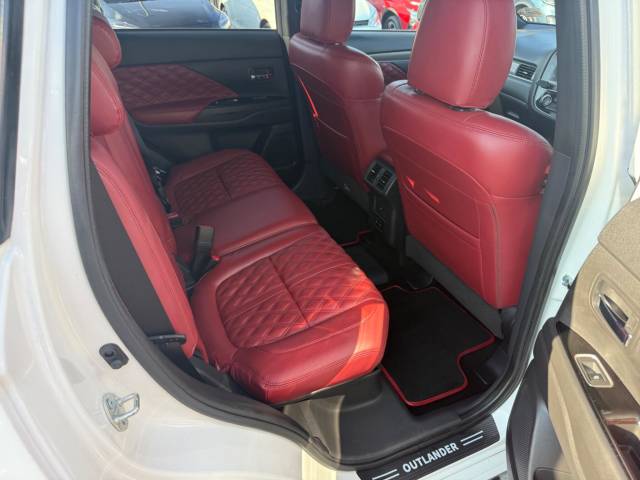 2019 Mitsubishi Outlander 2.4h TwinMotor 13.8kWh 5h CVT 4WD Euro 6 (s/s) 5dr