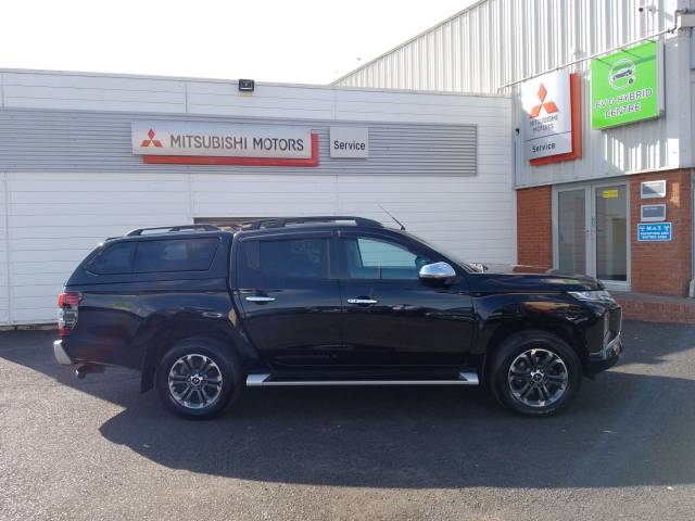 Mitsubishi L200 2.2 DI-D DC Barbarian X Pickup Double Cab 4dr Diesel Auto 4WD Euro 6 (s/s) (150 ps) Pickup Diesel Black