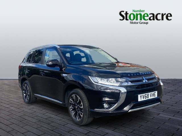Mitsubishi Outlander 2.0h 12kWh 4h SUV 5dr Petrol Plug-in Hybrid CVT 4WD Euro 6 (s/s) (200 ps) SUV Hybrid Black