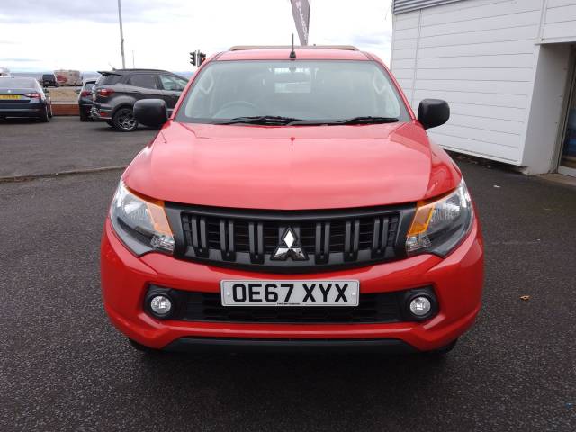 2018 Mitsubishi L200 2.4 Club Cab DI-D 151 4Life 4WD