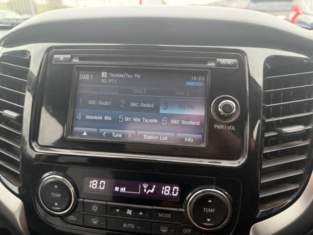 2015 Mitsubishi L200 2.4 Double Cab DI-D 178 Titan 4WD