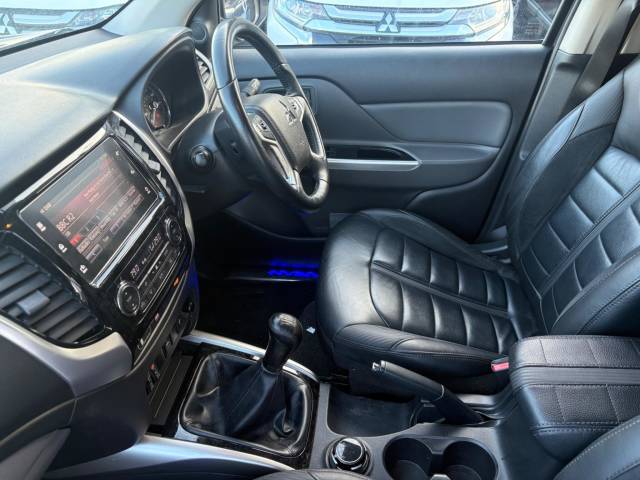 2019 Mitsubishi L200 2.4 Double Cab DI-D 181 Barbarian Black 4WD