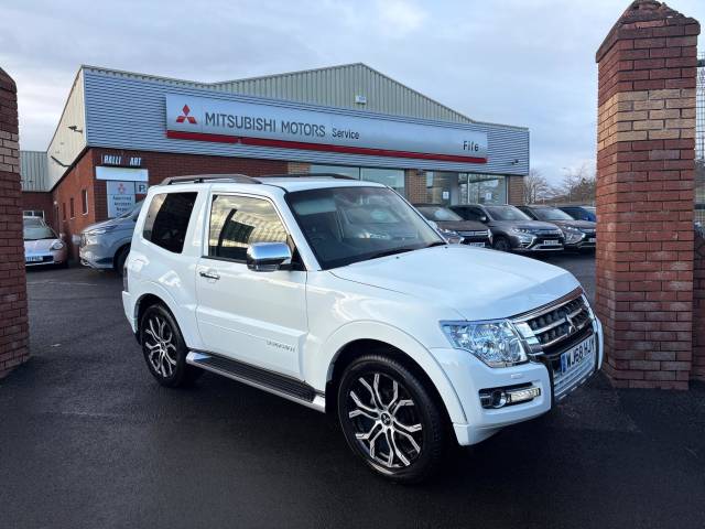 Mitsubishi Shogun 3.2 DI-DC [187] Barbarian 3dr Auto Estate Diesel WHITE