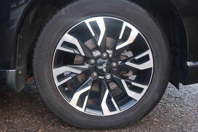 2017 Mitsubishi Outlander 2.0h 12kWh 4h CVT 4WD Euro 6 (s/s) 5dr