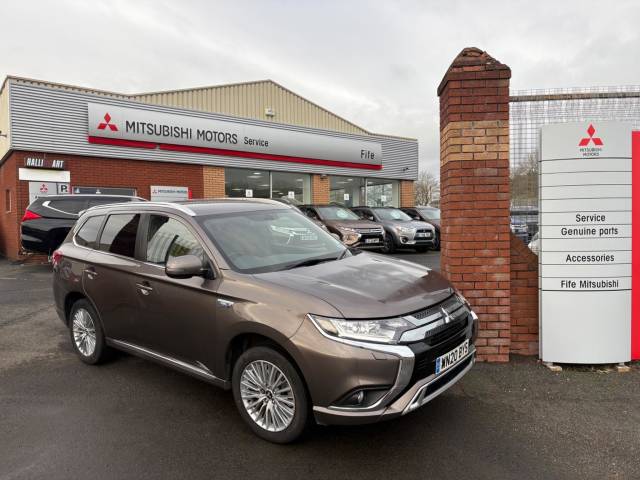 Mitsubishi Outlander 2.4 PHEV Dynamic 5dr Auto Estate Petrol / Electric Hybrid BROWN