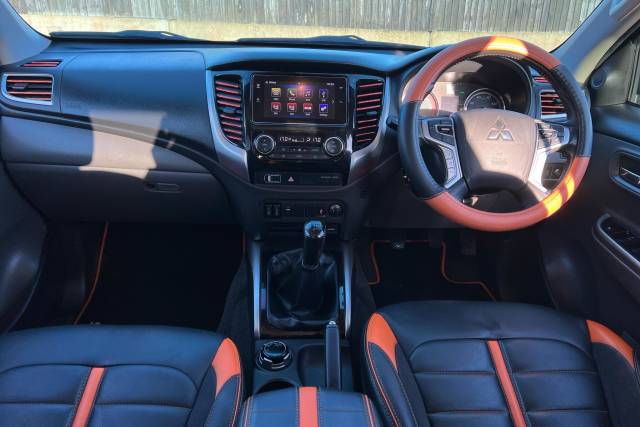 2019 Mitsubishi L200 2.4 Double Cab DI-D 181 Barbarian SVP II 4WD