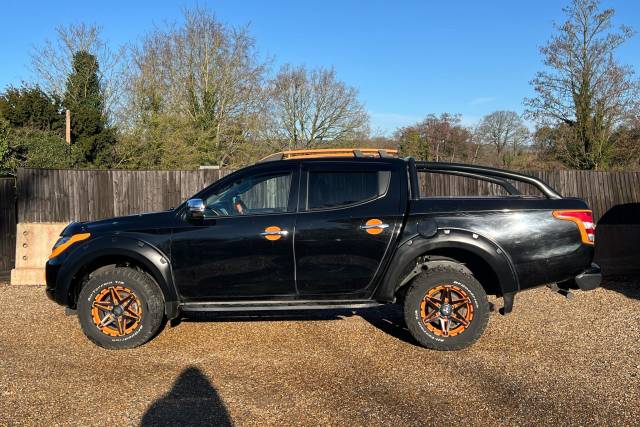 2019 Mitsubishi L200 2.4 Double Cab DI-D 181 Barbarian SVP II 4WD