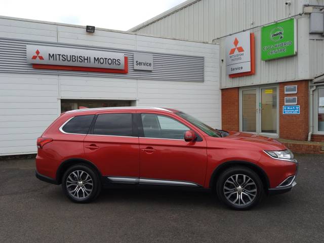 Mitsubishi Outlander 2.2 DI-D Juro 5dr Estate Diesel RED