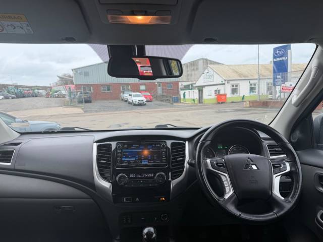 2017 Mitsubishi L200 2.4 Double Cab DI-D 178 Barbarian 4WD