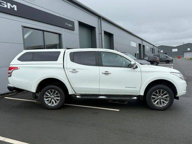 2016 Mitsubishi L200 2.4 DI-D DC Barbarian Pickup Double Cab 4dr Diesel Manual 4WD Euro 6 (178 ps)