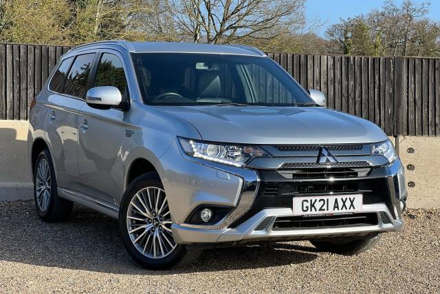 Mitsubishi Outlander 2.4 PHEV Dynamic 5dr Auto Estate Petrol / Electric Hybrid SILVER