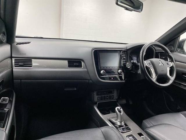2021 Mitsubishi Outlander 2.4h TwinMotor 13.8kWh Dynamic SUV 5dr Petrol Plug-in Hybrid CVT 4WD Euro 6 (s/s) (224 ps)