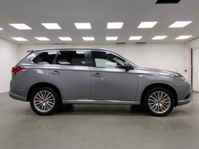 2021 Mitsubishi Outlander 2.4h TwinMotor 13.8kWh Dynamic SUV 5dr Petrol Plug-in Hybrid CVT 4WD Euro 6 (s/s) (224 ps)