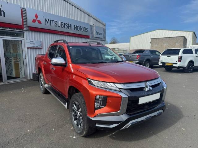 Mitsubishi L200 2.3 Double Cab DI-D 150 Barbarian X 4WD Auto Pick Up Diesel Orange