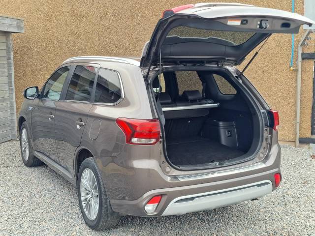 2020 Mitsubishi Outlander 2.4h TwinMotor 13.8kWh 4h CVT 4WD Euro 6 (s/s) 5dr