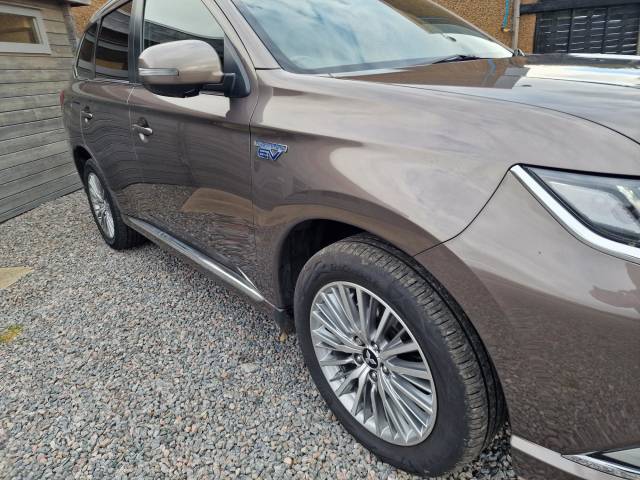 2020 Mitsubishi Outlander 2.4h TwinMotor 13.8kWh 4h CVT 4WD Euro 6 (s/s) 5dr