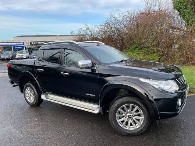Mitsubishi L200 2.4 Double Cab DI-D 178 Warrior 4WD Pick Up Diesel BLACK