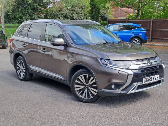 Mitsubishi Outlander 2.0 Exceed 5dr CVT Estate Petrol BROWN
