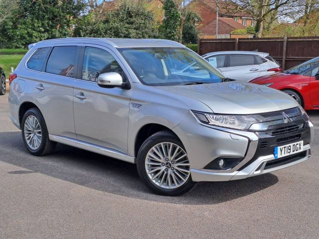 Mitsubishi Outlander 2.4 PHEV Juro 5dr Auto Estate Petrol / Electric Hybrid SILVER
