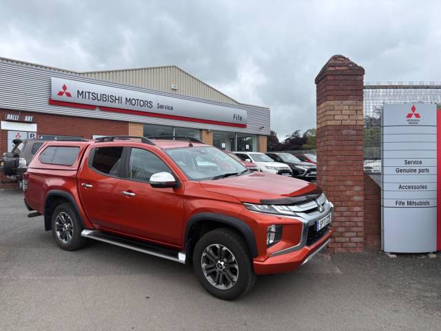 Mitsubishi L200 2.3 Double Cab DI-D 150 Barbarian 4WD Pick Up Diesel ORANGE