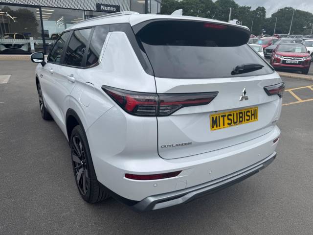 2026 Mitsubishi Outlander 2.4 22.7kWh Nativa CVT 4WD Euro 6 (s/s) 5dr