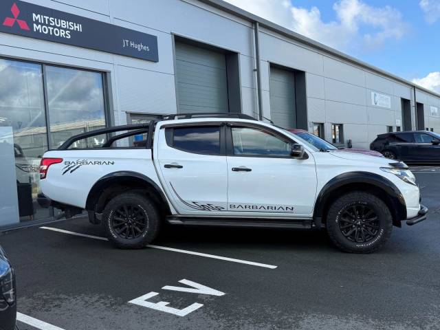 2020 Mitsubishi L200 2.4 DI-D DC Barbarian Black Pickup Double Cab 4dr Diesel Manual 4WD Euro 6 (Roll Top) (181 ps)