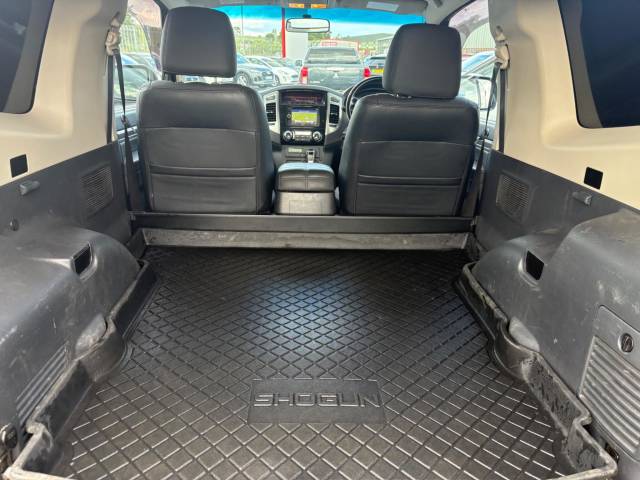 2014 Mitsubishi Shogun 3.2 DI-DC Barbarian Van Auto